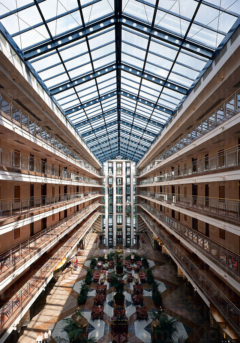 &copy; Helmut Kloth: Interconti (Hannover)