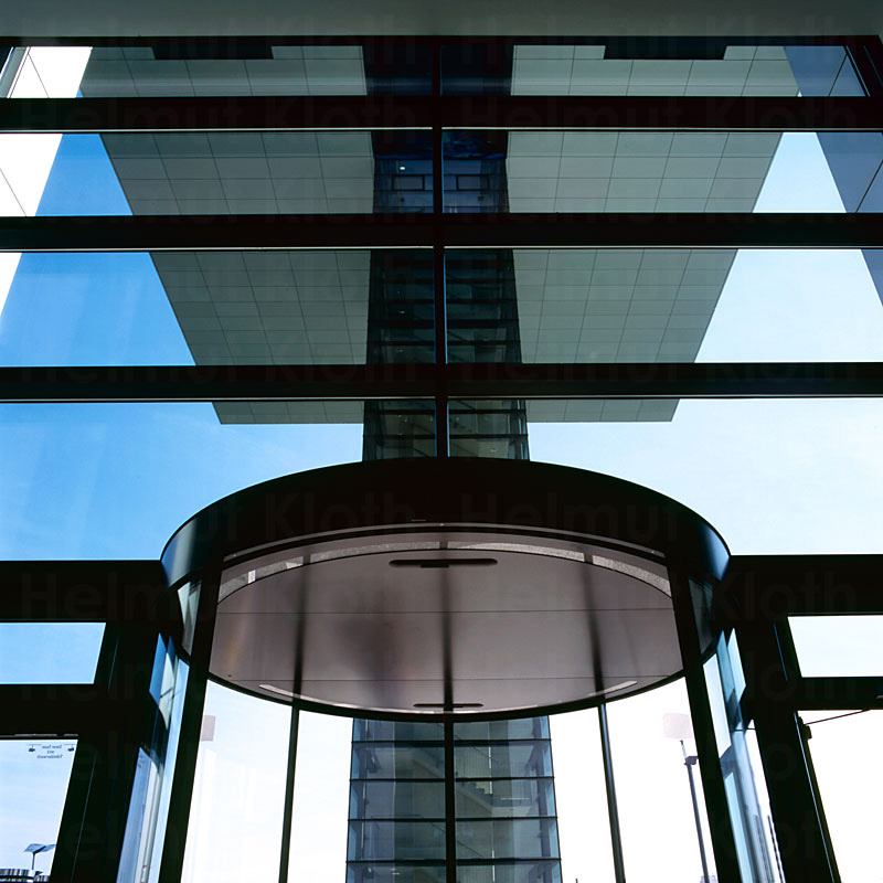 &copy; Helmut Kloth: Rheinauhafen S&uuml;dliches Kranhaus (K&ouml;ln)