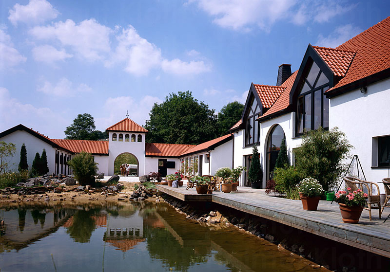 &copy; Helmut Kloth: Referenz Tondachziegel